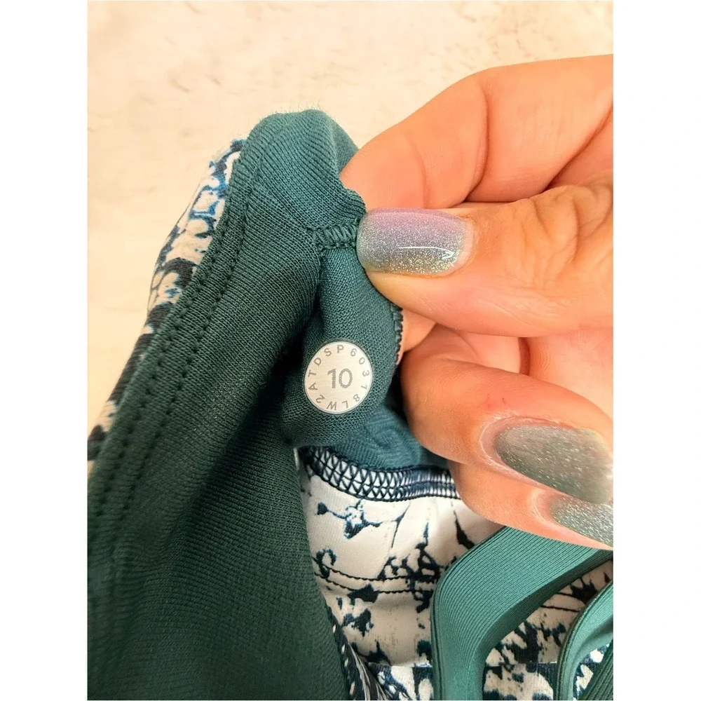 NWT Authentic Lululemon Free To Be Moved Bra Long Line Green White Strappy Sz 10